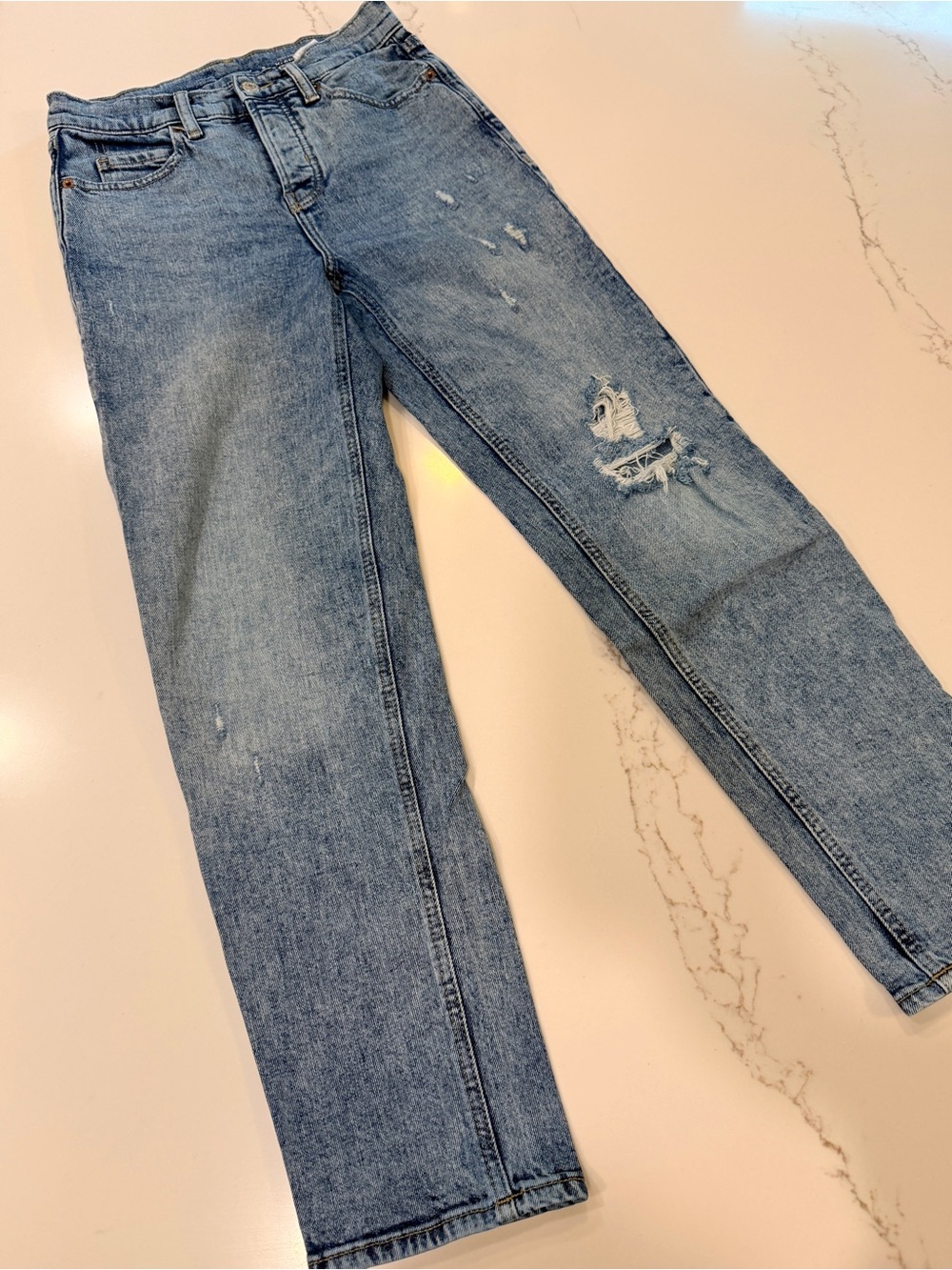 Old Navy Women's Light Blue Skinny Jeans with Distressed Detail